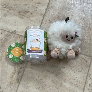 Scentsy Iris the Sheep Buddy Clip - Cream and Brown. Black Raspberry Vanilla